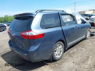 2017 Toyota Sienna XLE Auto Access Seat z VIN 5TDYZ3DC2HS864152, wystawiony jako IAAI lot #42379384 z przebiegiem 107 897 mil mil oraz . Historia ofert i sprzedaży dostępna na DreamBid. Obrazek 4.