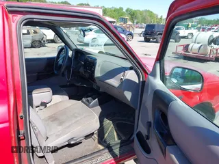 2000 Ford Ranger XL with VIN 1FTYR10C7YPA11959, listed as a IAAI auction lot 41978386 with 221,706 mi miles. Bid and sale history available at carsss.com. Image 5.