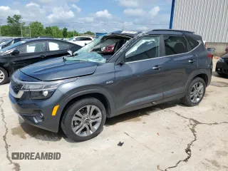 2021 Kia Seltos S z VIN KNDEUCAA3M7148000, wystawiony jako Copart lot #56785705 z przebiegiem 37 756 mil mil oraz Nie do naprawy • Non repairable. Historia ofert i sprzedaży dostępna na DreamBid. Obrazek 1.