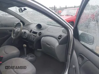 2003 Toyota ECHO z VIN JTDBT123835043022, wystawiony jako IAAI lot #42352321 z przebiegiem 205 373 mil mil oraz . Historia ofert i sprzedaży dostępna na DreamBid. Obrazek 5.