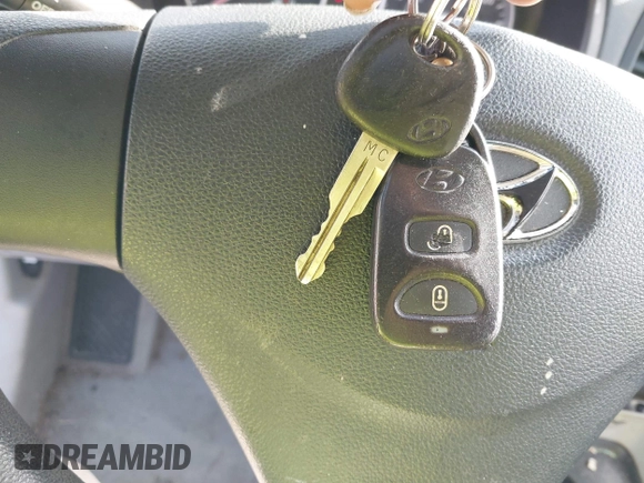 2006 Hyundai Accent GLS с VIN KMHCN46C66U061129, выставлен на аукционе IAAI как лот 42072699 с пробегом 163 573 миль миль и . История ставок и продаж доступна на DreamBid. Изображение 11.