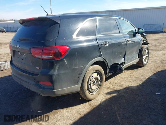 2020 Kia Sorento L with VIN 5XYPG4A30LG698215, listed as a IAAI auction lot 41637217 with 37,320 mi miles. Bid and sale history available at carsss.com. Image 4.