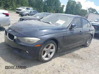 2015 BMW 3 Series 328i xDrive с VIN WBA3B5C54FF961859, выставлен на аукционе IAAI как лот 42647467 с пробегом Не указан миль и . История ставок и продаж доступна на DreamBid. Изображение 17.
