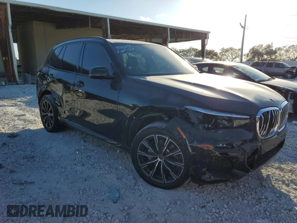 2021 BMW X5 xDrive40i with VIN 5UXCR6C03M9F34307, listed as a Copart auction lot 39205613 with 40,771 mi miles. Bid and sale history available at carsss.com. Image 4.