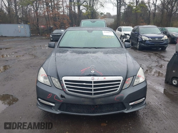 2012 Mercedes-Benz E-Class E 350 Luxury with VIN WDDHF8JB4CA568417, listed as a IAAI auction lot 41968170 with 212,597 mi miles. Bid and sale history available at carsss.com. Image 12.