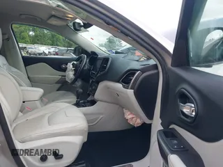 2020 Jeep Cherokee Limited with VIN 1C4PJMDX3LD531197, listed as a IAAI auction lot 42128640 with 98,104 mi miles and . Bid and sale history available at DreamBid. Image 5.