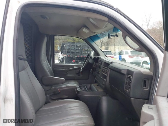 2014 Chevrolet Express Cargo Van with VIN 1GCSGAFX6E1190872, listed as a IAAI auction lot 41680338 with 185,236 mi miles. Bid and sale history available at carsss.com. Image 5.