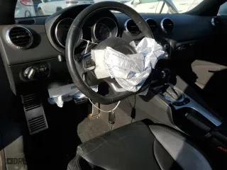 2008 Audi TT 3.2L with VIN TRUDD38JX81001074, listed as a Copart auction lot 77123744 with 0 mi miles and Clean Title. Bid and sale history available at carsss.com. Image 8.