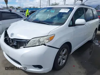 2013 Toyota Sienna LE AAS with VIN 5TDKK3DC4DS358746, listed as a IAAI auction lot 41788838 with 92,281 mi miles. Bid and sale history available at carsss.com. Image 18.