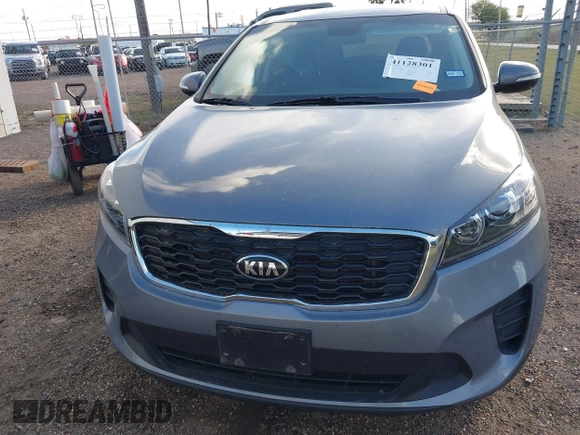 2020 Kia Sorento LX with VIN 5XYPG4A33LG711796, listed as a IAAI auction lot 41128301 with 58,824 mi miles. Bid and sale history available at carsss.com. Image 12.