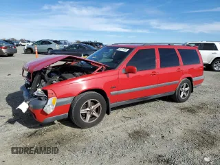 1998 Volvo V70 XC with VIN YV1LZ5649W2520599, listed as a Copart auction lot 45717415 with 216,118 mi miles and Salvage Title. Bid and sale history available at carsss.com. Image 1.