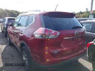 2015 Nissan Rogue SV with VIN 5N1AT2MV2FC772581, listed as a IAAI auction lot 40523006 with Not Provided miles. Bid and sale history available at carsss.com. Image 3.