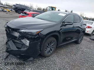 2023 Lexus NX 350h Premium z VIN 2T2GKCEZ7PC013700, wystawiony jako IAAI lot #41765156 z przebiegiem 22 423 mil mil oraz . Historia ofert i sprzedaży dostępna na DreamBid. Obrazek 18.