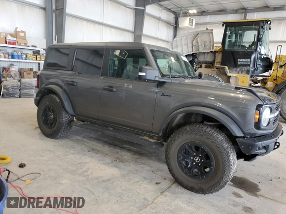 2022 Ford Bronco z VIN 1FMEE5DPXNLB55992, wystawiony jako Copart lot #62194195 z przebiegiem 70 264 mil mil oraz Szkoda całkowita • Salvage title. Historia ofert i sprzedaży dostępna na DreamBid. Obrazek 4.