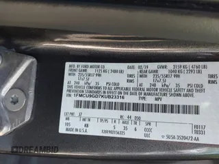 2019 Ford Escape SE z VIN 1FMCU9GD7KUB23316, wystawiony jako IAAI lot #42138654 z przebiegiem 145 857 mil mil oraz . Historia ofert i sprzedaży dostępna na DreamBid. Obrazek 9.