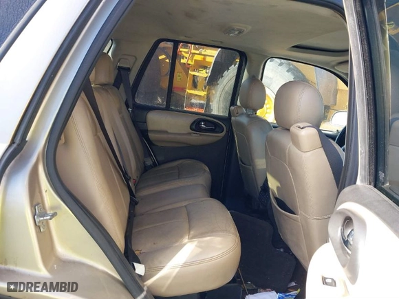 2005 Chevrolet TrailBlazer LS with VIN 1GNDS13S852370517, listed as a IAAI auction lot 41532145 with 464,559 mi miles. Bid and sale history available at carsss.com. Image 8.