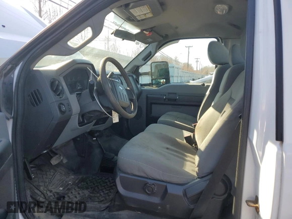 2014 Ford F-250 XL z VIN 1FTBF2B63EEB38789, wystawiony jako Copart lot #50231535 z przebiegiem 204 782 mil mil oraz Czysty tytuł • Clean title. Historia ofert i sprzedaży dostępna na DreamBid. Obrazek 7.