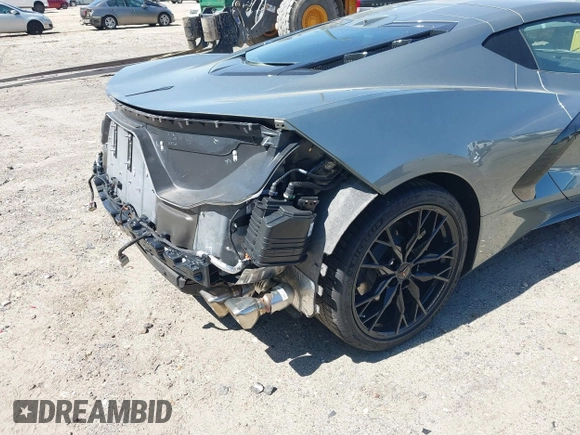 2024 Chevrolet Corvette 2LT z VIN 1G1YB2D43R5105307, wystawiony jako IAAI lot #42060470 z przebiegiem 9 400 mil mil oraz . Historia ofert i sprzedaży dostępna na DreamBid. Obrazek 19.
