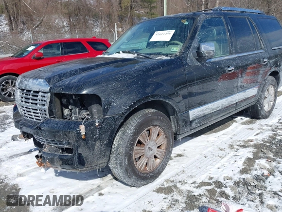 2007 Lincoln Navigator z VIN 5LMFU285X7LJ09190, wystawiony jako IAAI lot #41611256 z przebiegiem 185 879 mil mil oraz . Historia ofert i sprzedaży dostępna na DreamBid. Obrazek 17.