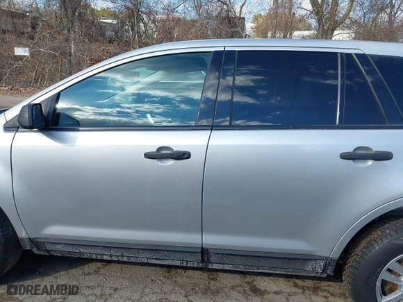2011 Ford Edge SE with VIN 2FMDK3GC5BBB04428, listed as a IAAI auction lot 41458391 with 137,919 mi miles. Bid and sale history available at carsss.com. Image 13.