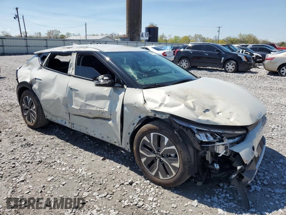 2024 Kia EV6 Light Long Range z VIN KNDC34LAXR5218298, wystawiony jako Copart lot #50439705 z przebiegiem 8 036 mil mil oraz Szkoda całkowita • Salvage title. Historia ofert i sprzedaży dostępna na DreamBid. Obrazek 4.