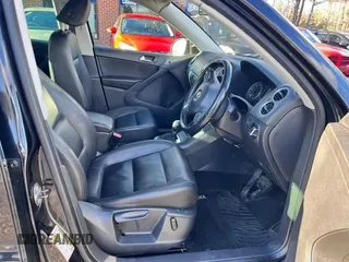 2011 Volkswagen Tiguan SEL with VIN WVGBV7AX4BW535519, listed as a Copart auction lot 44376085 with 150,695 mi miles and Clean Title. Bid and sale history available at DreamBid. Image 5.