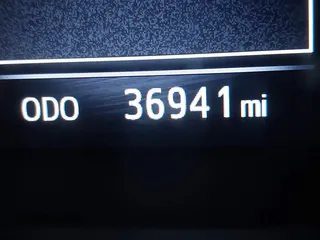2023 Toyota Tacoma SR z VIN 3TMCZ5AN4PM597509, wystawiony jako IAAI lot #42020023 z przebiegiem 36 941 mil mil oraz . Historia ofert i sprzedaży dostępna na DreamBid. Obrazek 15.