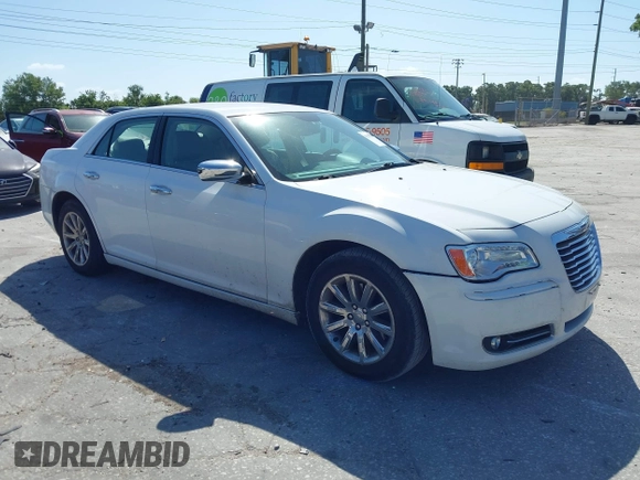 2014 Chrysler 300 with VIN 2C3CCAET6EH173381, listed as a IAAI auction lot 42158270 with 124,551 mi miles. Bid and sale history available at carsss.com. Image 1.