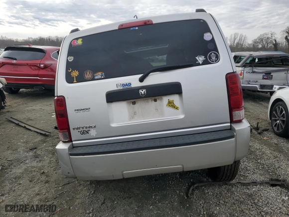 2007 Dodge Nitro SXT with VIN 1D8GT28KX7W739523, listed as a Copart auction lot 43042135 with 251,116 mi miles and Salvage Title. Bid and sale history available at carsss.com. Image 6.