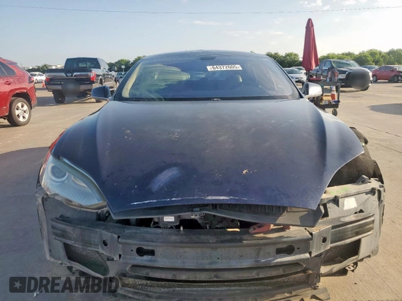 2014 Tesla Model S 60 с VIN 5YJSA1H16EFP50018, выставлен на аукционе Copart как лот 64372605 с пробегом 165 910 миль миль и Списание • Salvage title. История ставок и продаж доступна на DreamBid. Изображение 5.