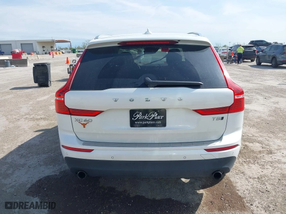 2018 Volvo XC60 Momentum with VIN YV4102RK6J1084192, listed as a IAAI auction lot 41850777 with 64,500 mi miles. Bid and sale history available at carsss.com. Image 17.