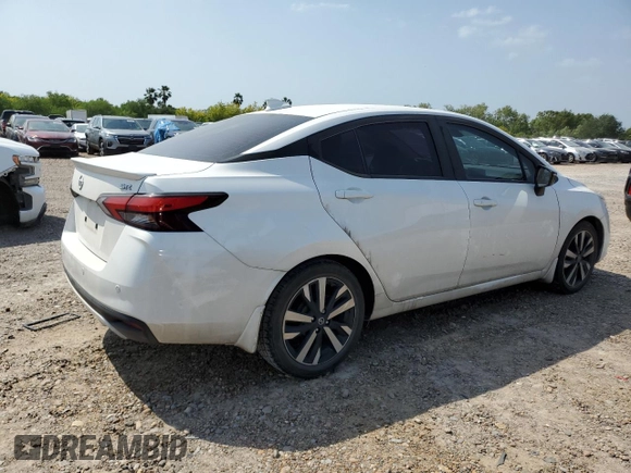 2021 Nissan Versa SR z VIN 3N1CN8FV8ML923466, wystawiony jako Copart lot #51650045 z przebiegiem 56 615 mil mil oraz Szkoda całkowita • Salvage title. Historia ofert i sprzedaży dostępna na DreamBid. Obrazek 3.