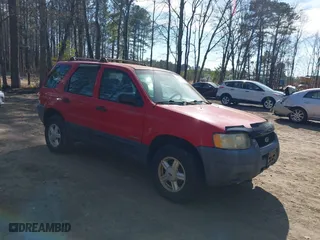 2002 Ford Escape XLS Value with VIN 1FMYU01B52KC83604, listed as a IAAI auction lot 41628112 with 246,113 mi miles. Bid and sale history available at carsss.com. Image 1.