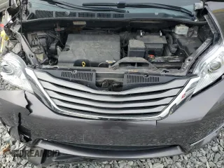 2013 Toyota Sienna XLE with VIN 5TDDK3DC4DS049917, listed as a Copart auction lot 49036775 with 283,608 mi miles and Clean Title. Bid and sale history available at DreamBid. Image 12.