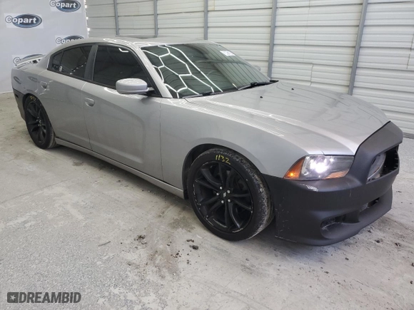 2011 Dodge Charger RT Max with VIN 2B3CM5CT1BH551543, listed as a Copart auction lot 56913624 with 104,221 mi miles and Clean Title. Bid and sale history available at carsss.com. Image 4.