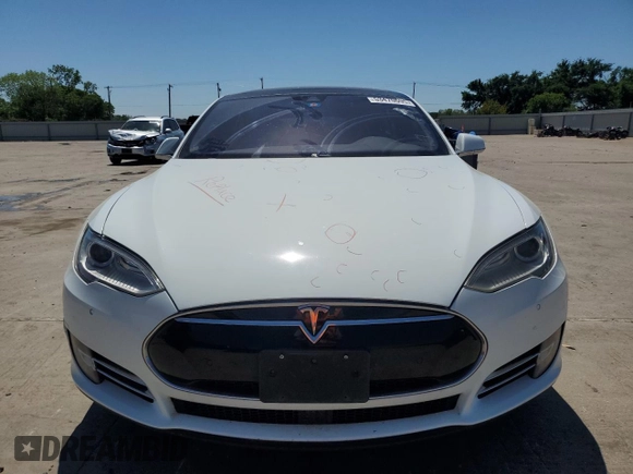 2016 Tesla Model S 70 with VIN 5YJSA1E11GF136081, listed as a Copart auction lot 53470695 with 109,796 mi miles and Clean title. Bid and sale history available at DreamBid. Image 5.