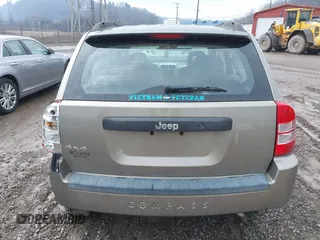 2008 Jeep Compass Sport with VIN 1J8FF47W08D728845, listed as a IAAI auction lot 41673205 with 70,333 mi miles. Bid and sale history available at carsss.com. Image 16.