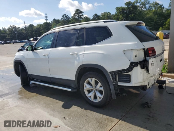 2018 Volkswagen Atlas SE with VIN 1V2CR2CA2JC532383, listed as a Copart auction lot 60138845 with 133,596 mi miles and Salvage title. Bid and sale history available at DreamBid. Image 2.