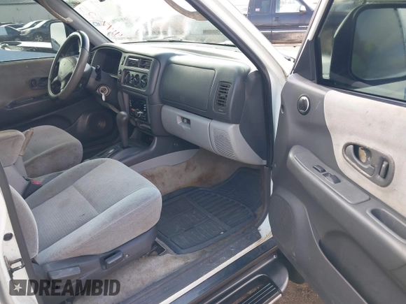 2001 Mitsubishi Montero Sport XLS with VIN JA4LS31H91P046295, listed as a IAAI auction lot 41475251 with 247,739 mi miles. Bid and sale history available at carsss.com. Image 5.