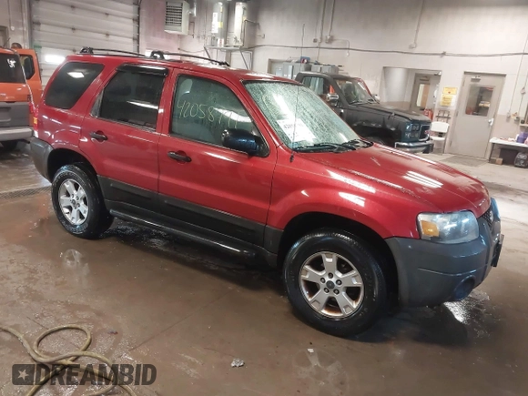 2005 Ford Escape XLT with VIN 1FMYU03115KA75972, listed as a IAAI auction lot 42058791 with 205,005 mi miles and . Bid and sale history available at DreamBid. Image 1.