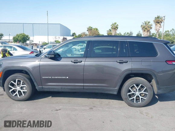 2024 Jeep Grand Cherokee Limited z VIN 1C4RJKBGXR8603689, wystawiony jako IAAI lot #42559936 z przebiegiem 21 173 mil mil oraz . Historia ofert i sprzedaży dostępna na DreamBid. Obrazek 14.