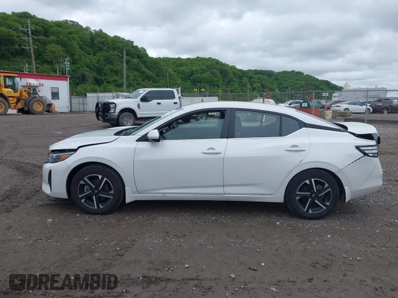 2024 Nissan Sentra SV z VIN 3N1AB8CV1RY221651, wystawiony jako IAAI lot #42215900 z przebiegiem 11 241 mil mil oraz . Historia ofert i sprzedaży dostępna na DreamBid. Obrazek 15.