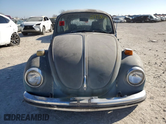 1971 Volkswagen Beetle z VIN 1112755036, wystawiony jako Copart lot #89288115 z przebiegiem 245 355 mil mil oraz Czysty tytuł • Clean title. Historia ofert i sprzedaży dostępna na DreamBid. Obrazek 5.