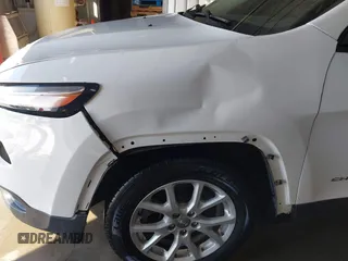 2016 Jeep Cherokee Sport z VIN 1C4PJLAB2GW291282, wystawiony jako IAAI lot #41579554 z przebiegiem 121 590 mil mil oraz . Historia ofert i sprzedaży dostępna na DreamBid. Obrazek 18.
