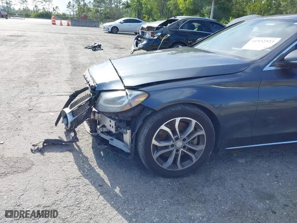 2015 Mercedes-Benz C-Class C 300 with VIN 55SWF4JB7FU084505, listed as a IAAI auction lot 41932523 with 1 mi miles. Bid and sale history available at carsss.com. Image 6.
