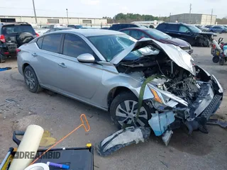 2020 Nissan Altima S z VIN 1N4BL4BVXLN310072, wystawiony jako IAAI lot #41576071 z przebiegiem 59 642 mil mil oraz . Historia ofert i sprzedaży dostępna na DreamBid. Obrazek 1.