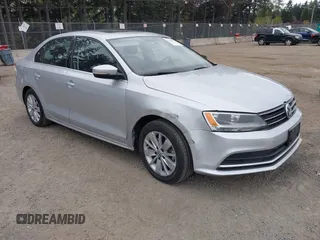 2015 Volkswagen Jetta SE z VIN 3VWD07AJ9FM230298, wystawiony jako IAAI lot #42139675 z przebiegiem 108 025 mil mil oraz . Historia ofert i sprzedaży dostępna na DreamBid. Obrazek 1.
