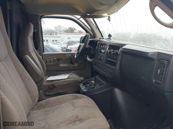 2008 Chevrolet Express Cargo Van with VIN 1GCFG15X481165380, listed as a IAAI auction lot 41380926 with 206,931 mi miles. Bid and sale history available at carsss.com. Image 5.
