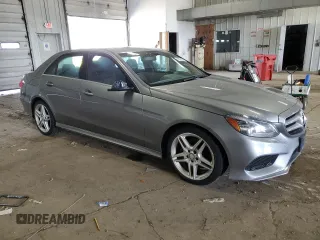 2014 Mercedes-Benz E 350 Luxury with VIN WDDHF8JB5EB059479, listed as a Copart auction lot 61972935 with 262,964 mi miles and Clean title. Bid and sale history available at DreamBid. Image 4.