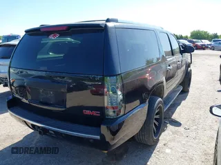2008 GMC Yukon XL z VIN 1GKFK66838J228301, wystawiony jako IAAI lot #42226806 z przebiegiem 242 968 mil mil oraz . Historia ofert i sprzedaży dostępna na DreamBid. Obrazek 4.